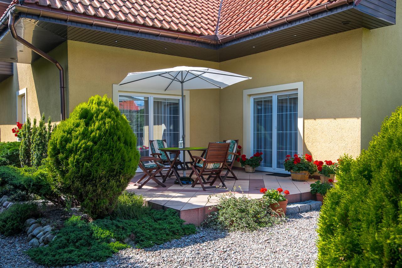 Pokoje Nowakowscy Łeba Exterior foto